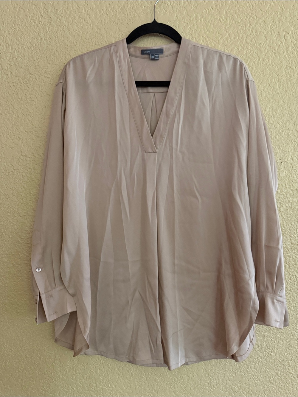 Vince Beige V-Neck Long Sleeve Blouse
